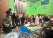 Aksi Humanis Personel Ditpolairud Polda Sumsel Tuai Haru di Rumah Duka