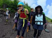 Usia 102 Tahun, Kakek Jepang Ini Berhasil Capai Puncak Gunung Fuji